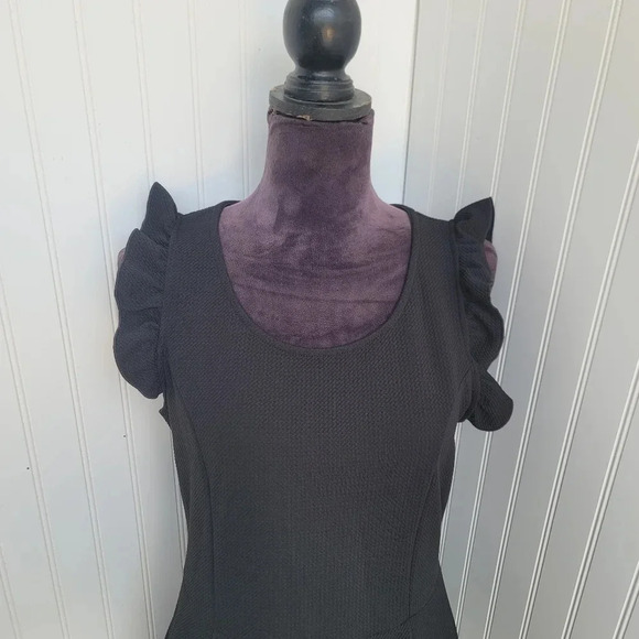 CAUTION TO THE WIND JUMPSUIT Women Black Ruffle Sleeve Textured Black Zip Wode L - Picture 3 of 13